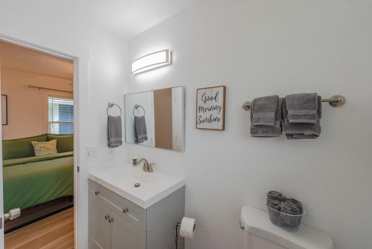 #Stayinmydistrict Coos Bay Cypress Cottage Экстерьер фото